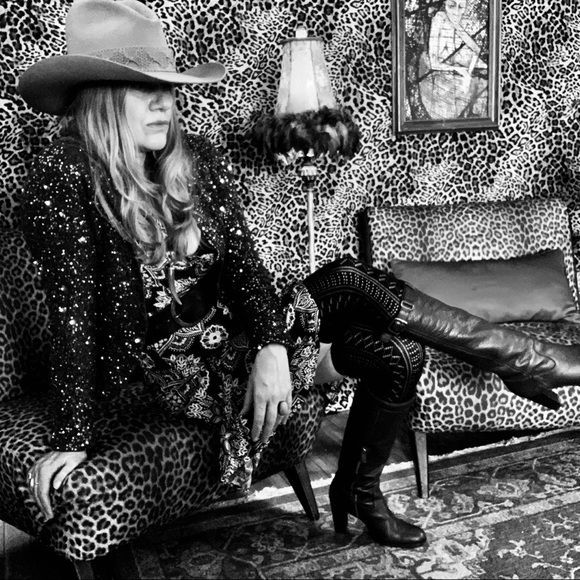 Meet your Posher, Jenn - Picture 7 of 12